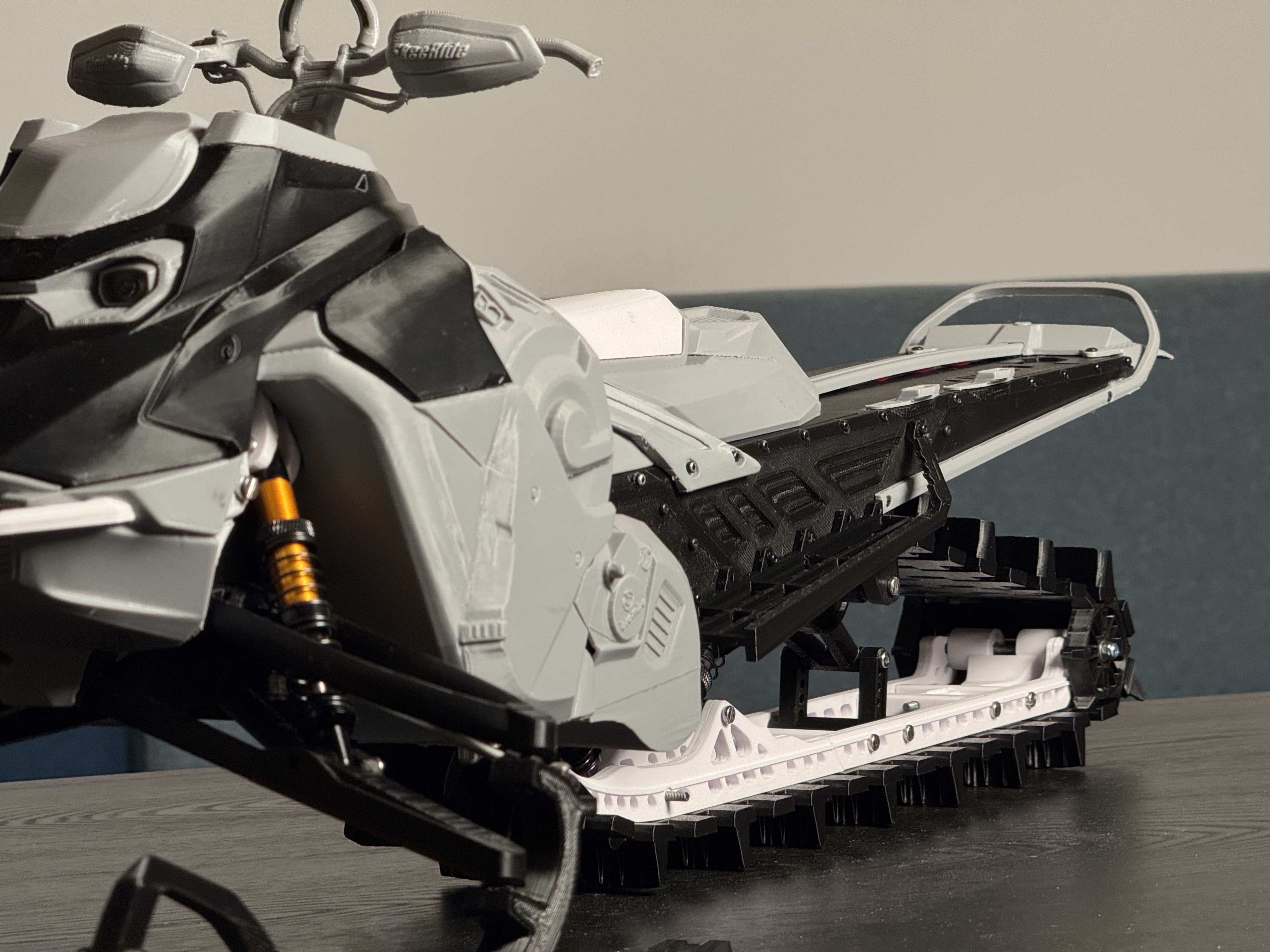 Underside and skid detail